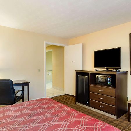 Econo Lodge Boston-Молдън Екстериор снимка