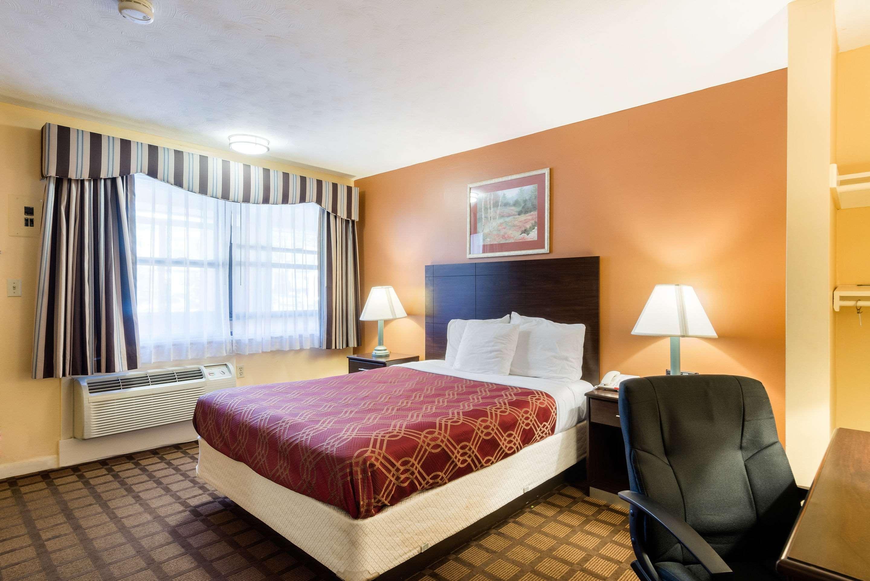 Econo Lodge Boston-Молдън Екстериор снимка