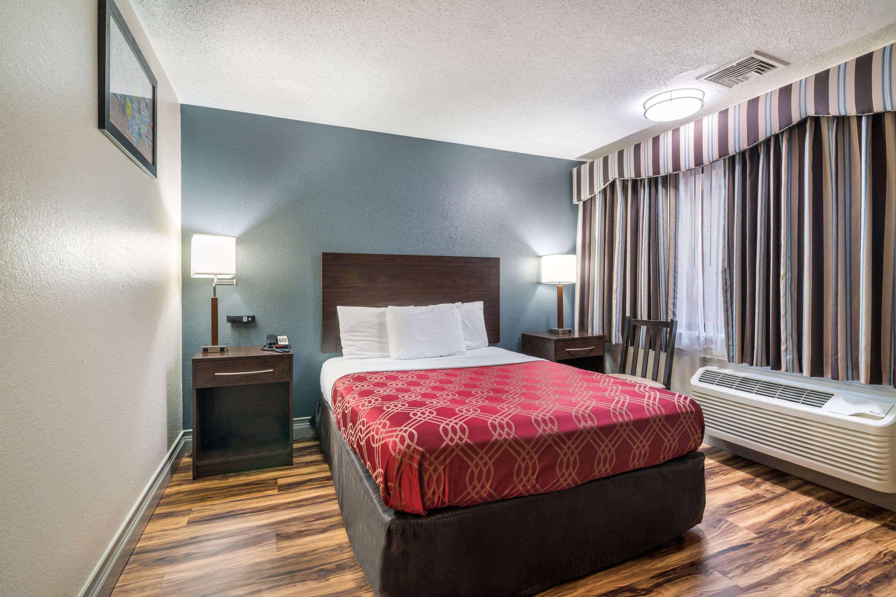 Econo Lodge Boston-Молдън Екстериор снимка