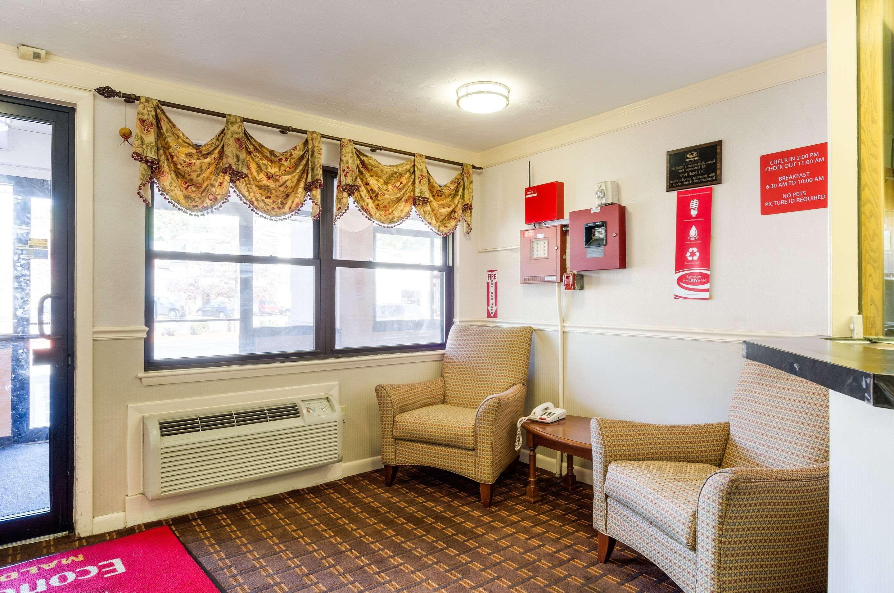 Econo Lodge Boston-Молдън Екстериор снимка