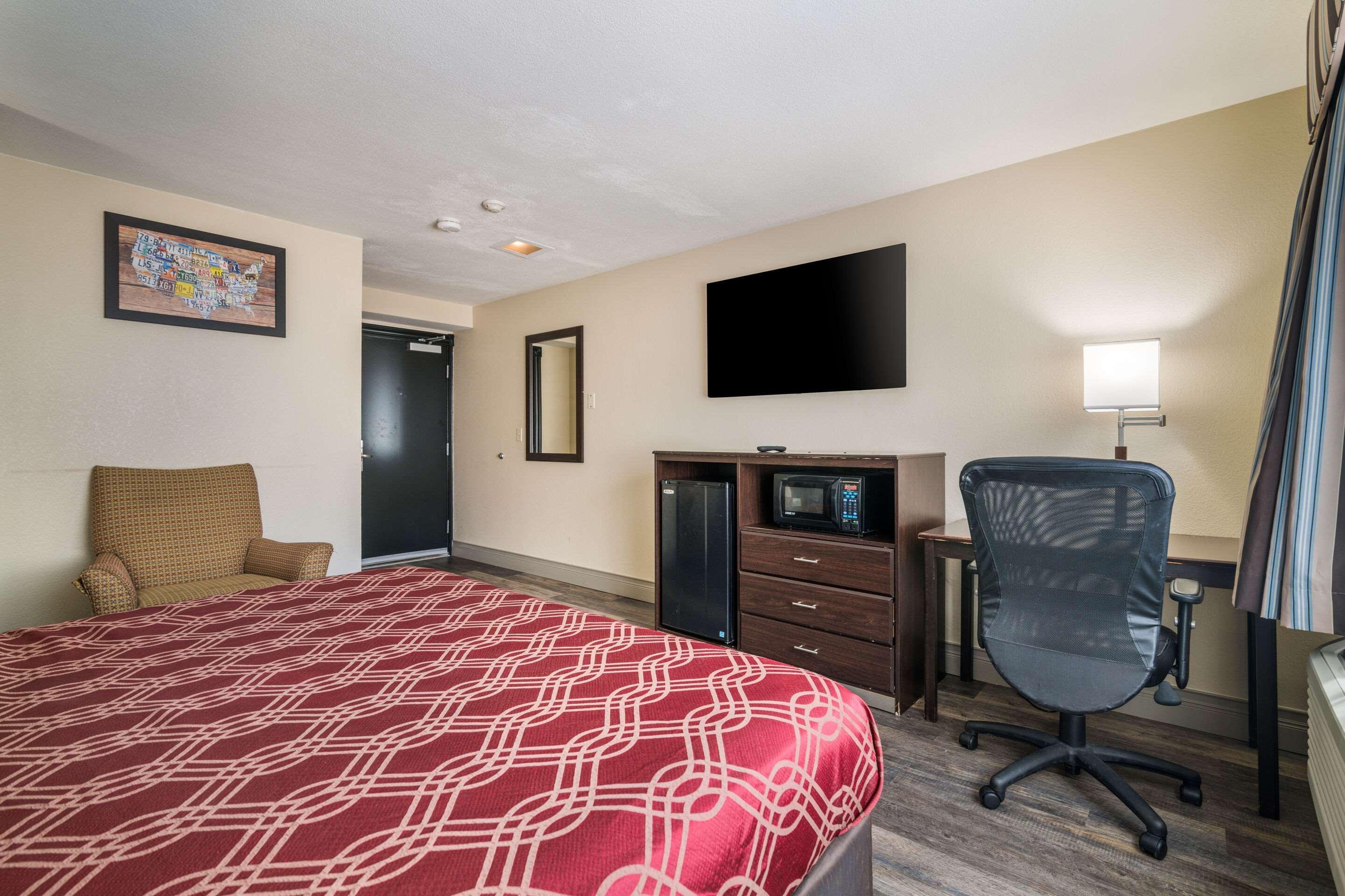 Econo Lodge Boston-Молдън Екстериор снимка