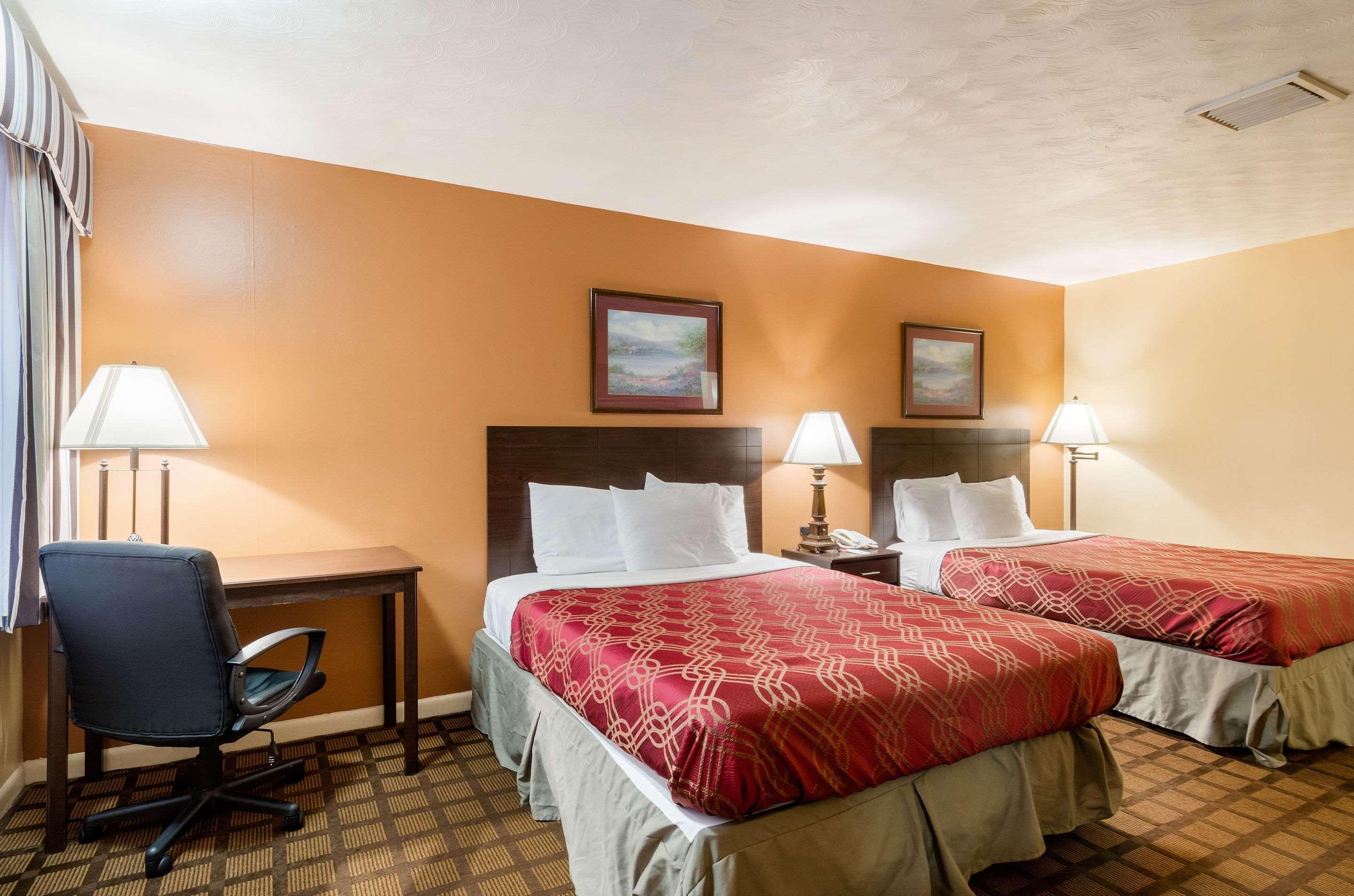 Econo Lodge Boston-Молдън Екстериор снимка