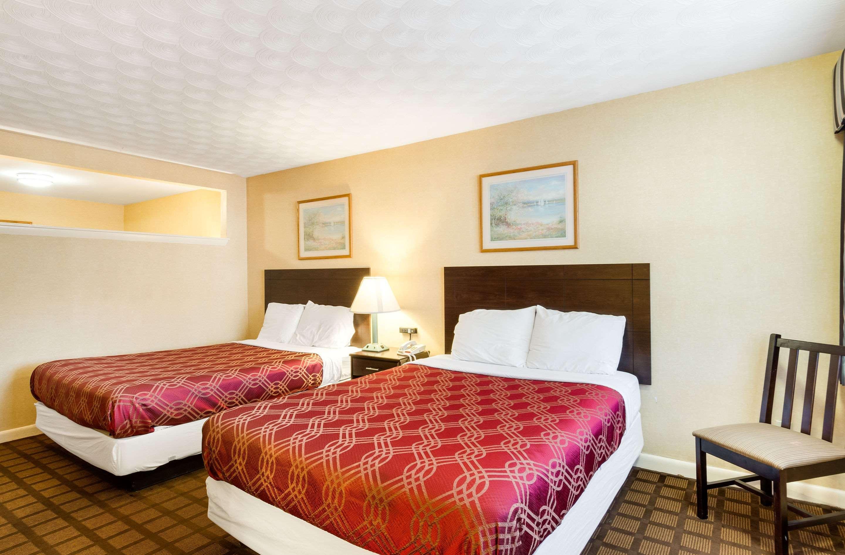 Econo Lodge Boston-Молдън Екстериор снимка