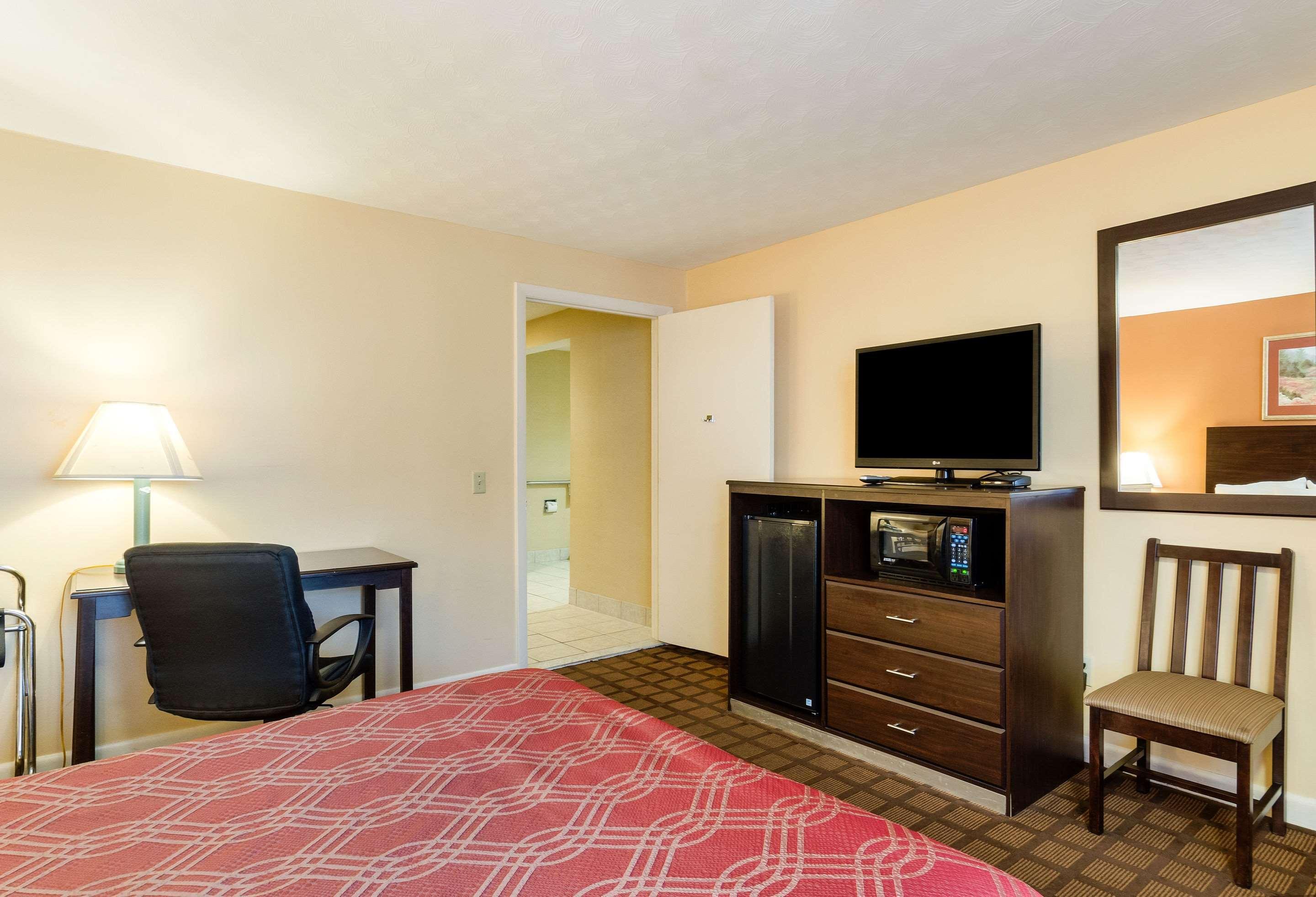Econo Lodge Boston-Молдън Екстериор снимка