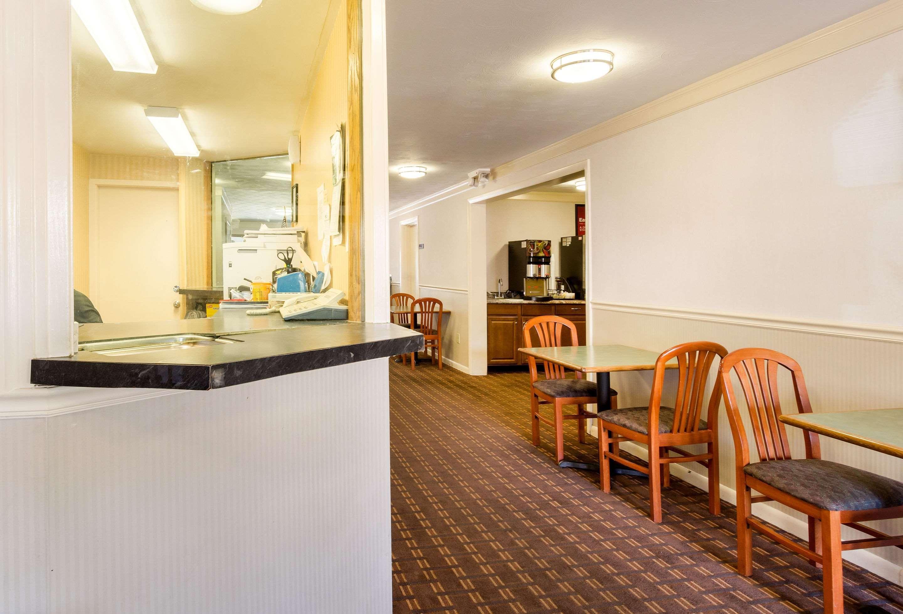 Econo Lodge Boston-Молдън Екстериор снимка