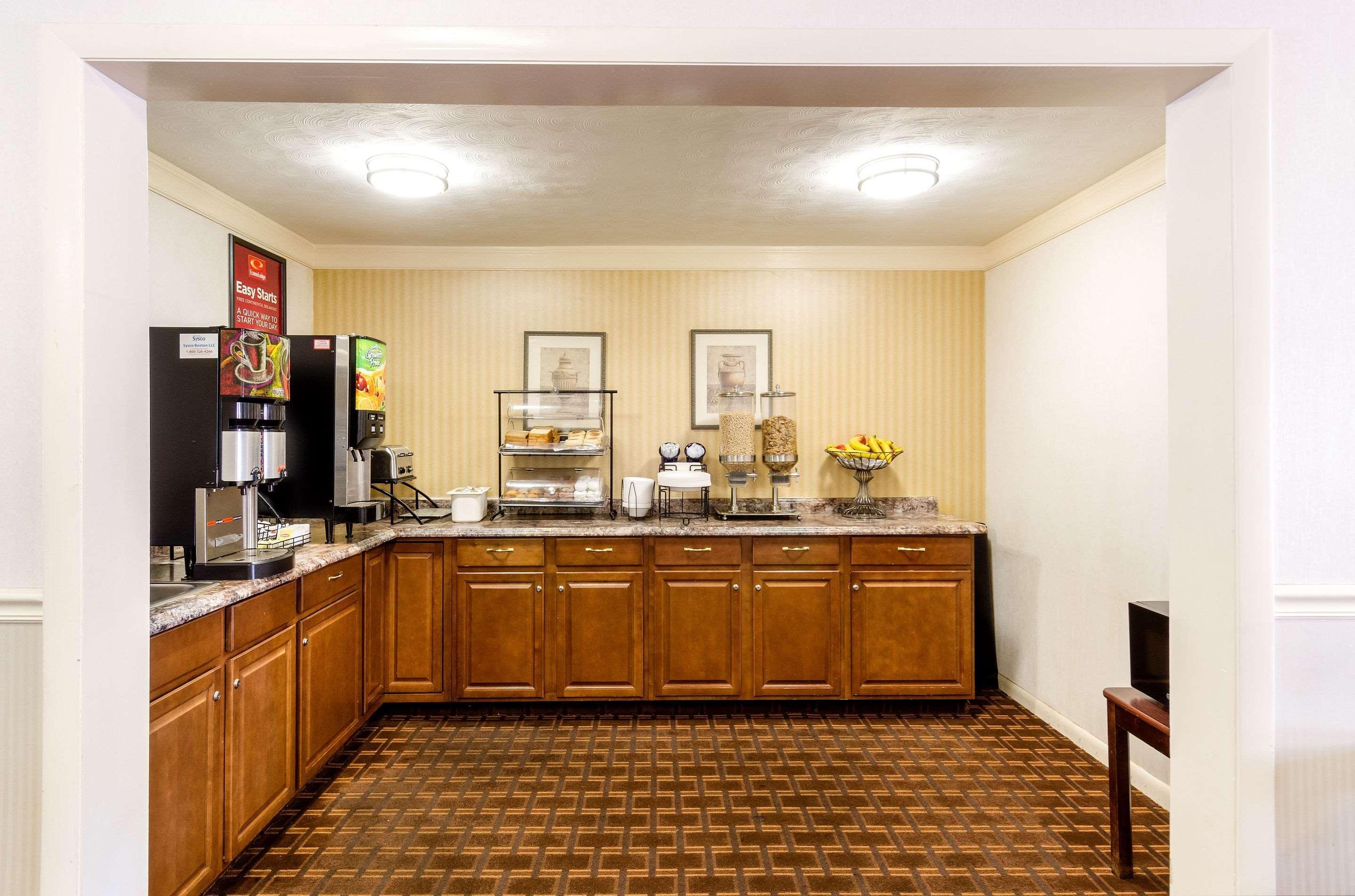 Econo Lodge Boston-Молдън Екстериор снимка
