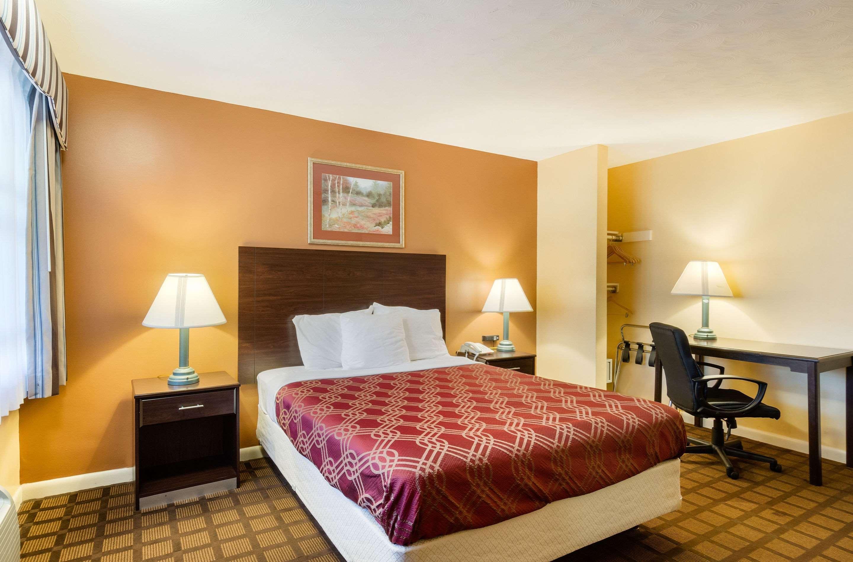 Econo Lodge Boston-Молдън Екстериор снимка