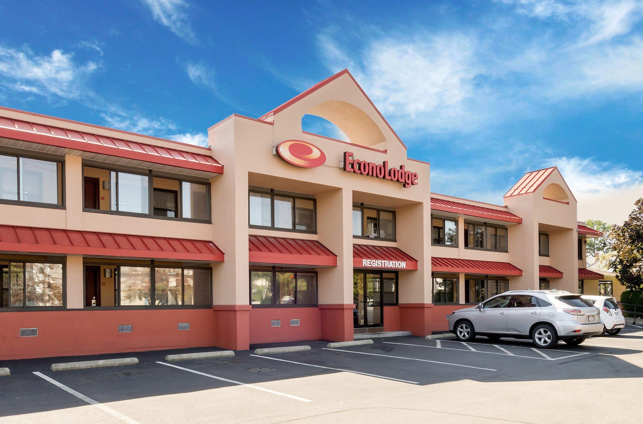 Econo Lodge Boston-Молдън Екстериор снимка