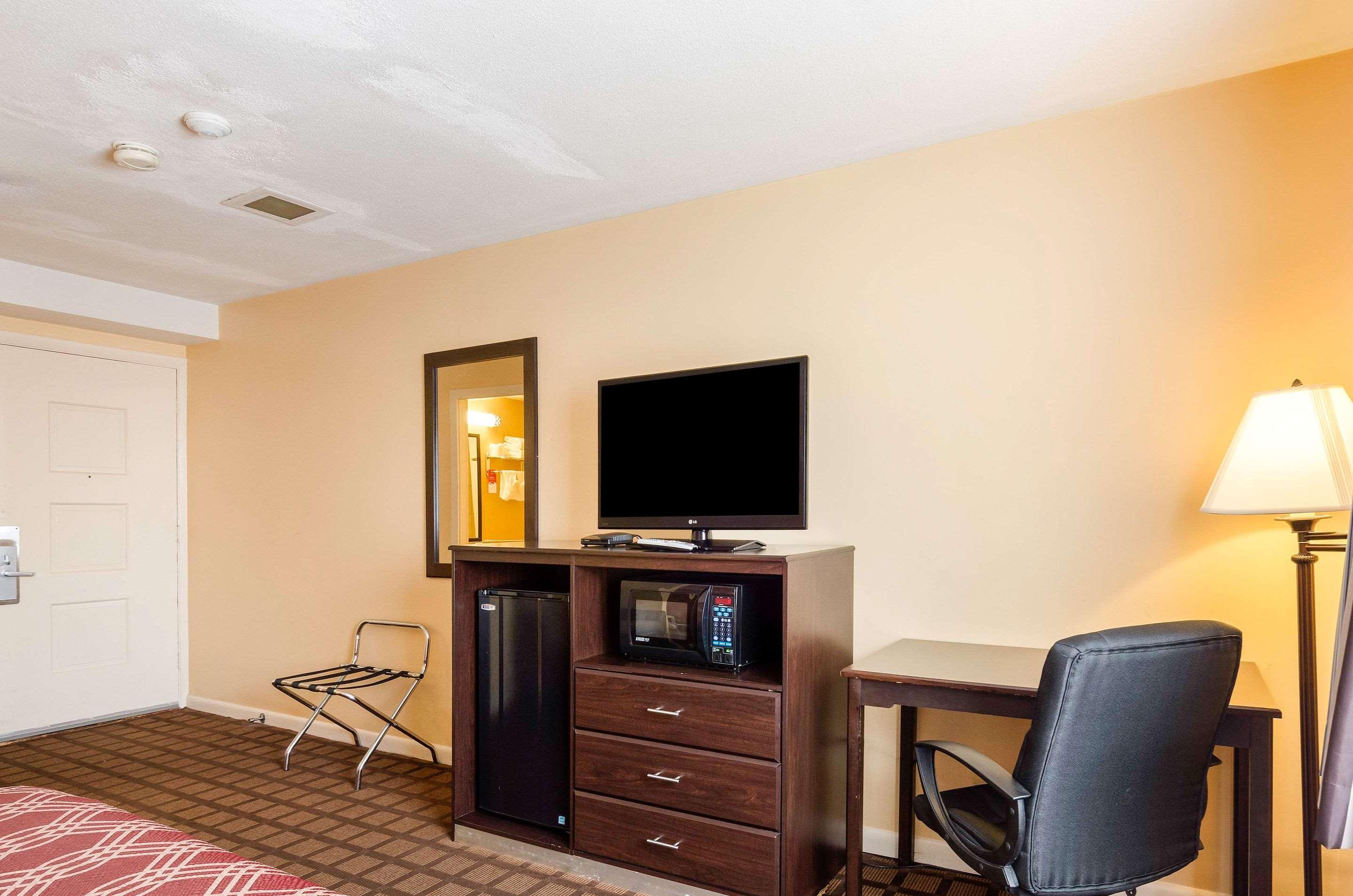 Econo Lodge Boston-Молдън Екстериор снимка
