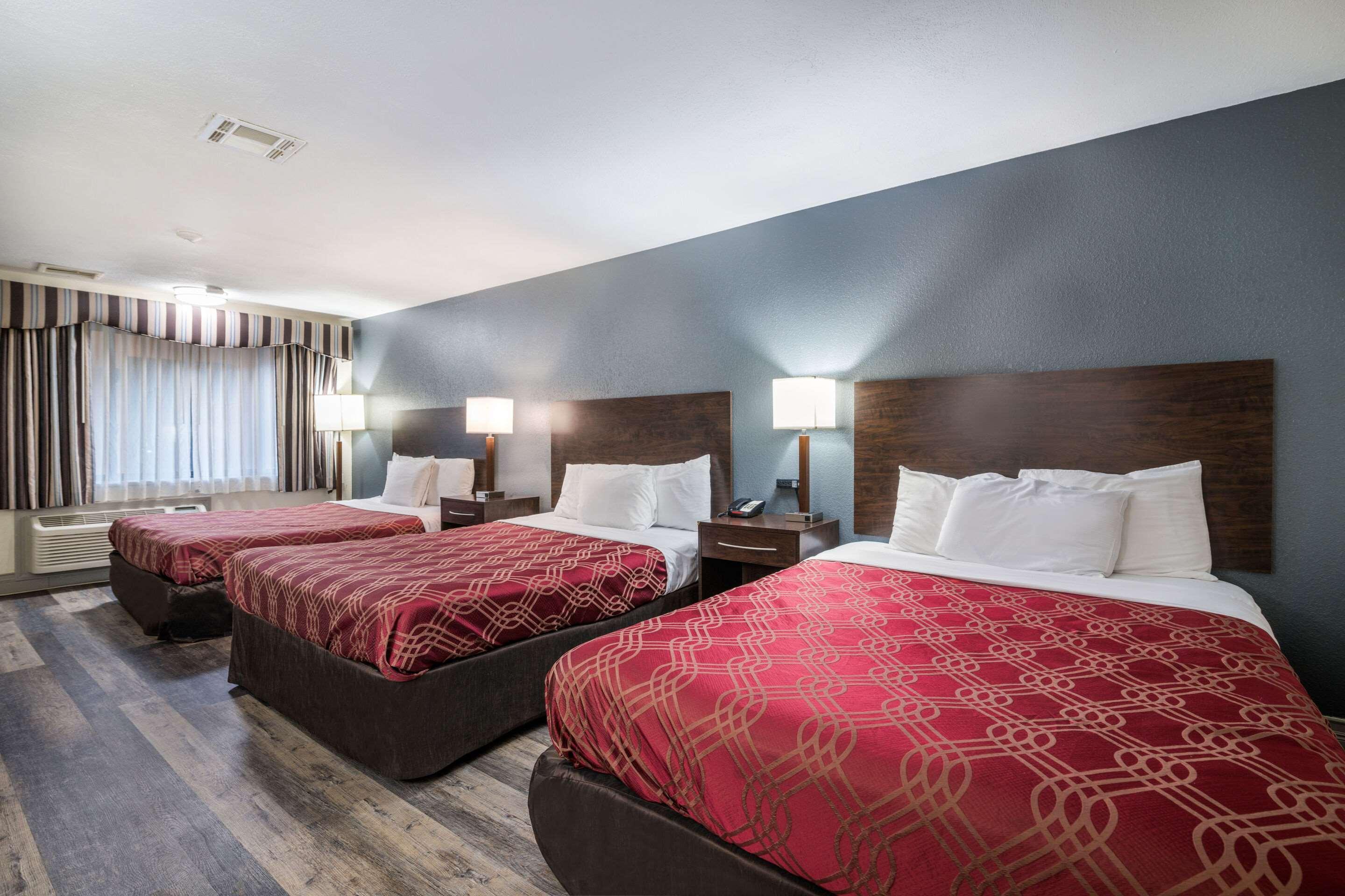 Econo Lodge Boston-Молдън Екстериор снимка
