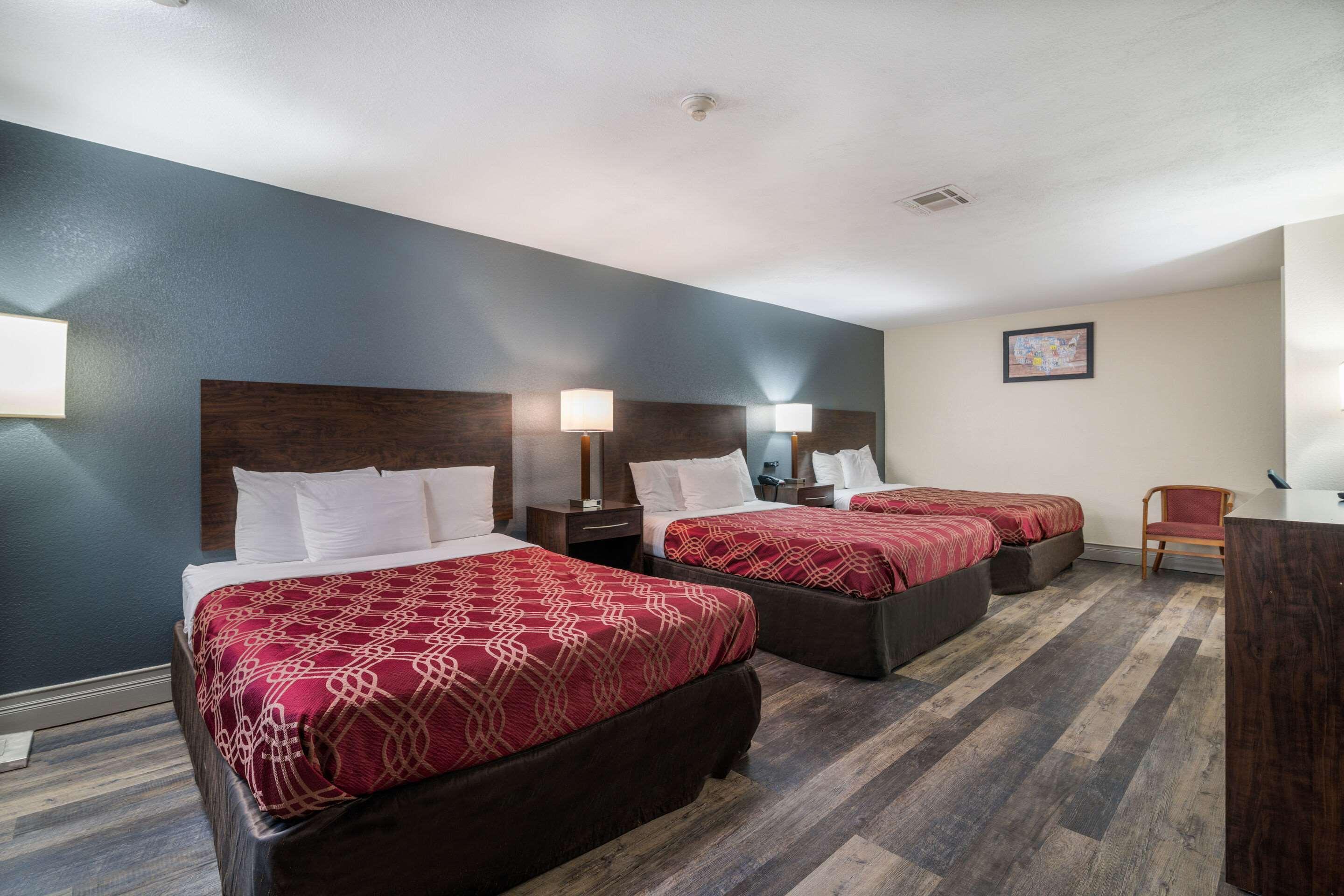 Econo Lodge Boston-Молдън Екстериор снимка