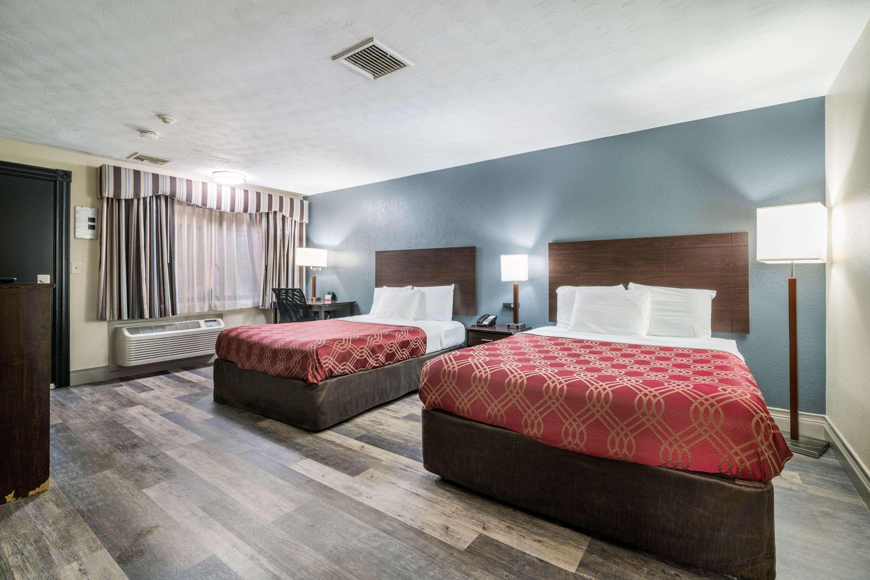 Econo Lodge Boston-Молдън Екстериор снимка