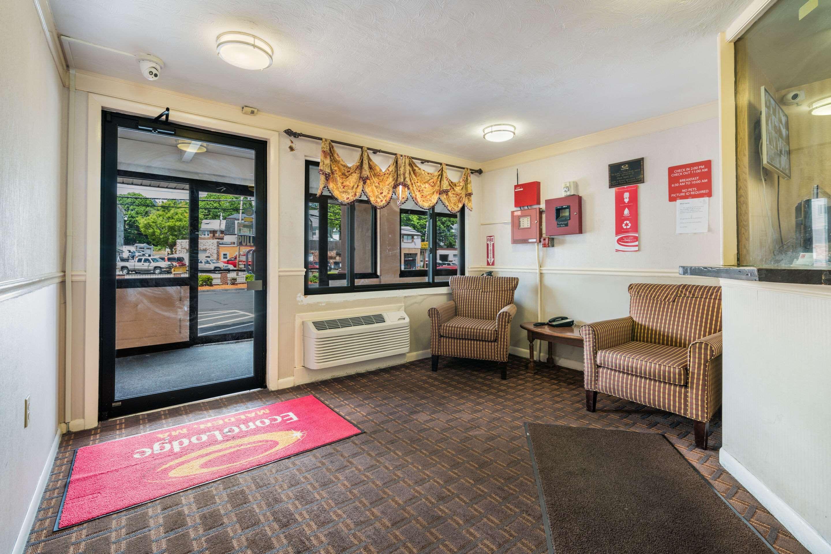 Econo Lodge Boston-Молдън Екстериор снимка
