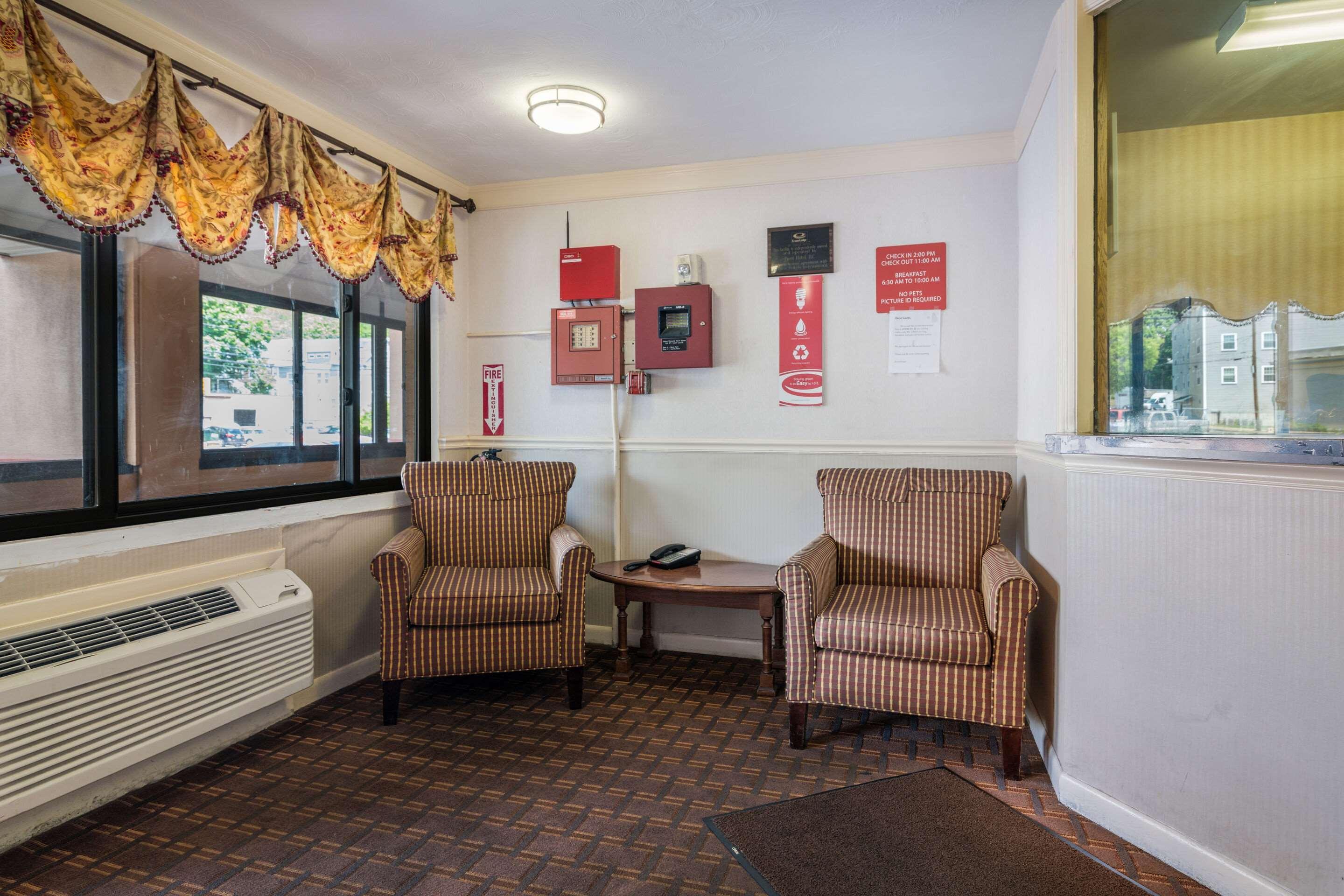 Econo Lodge Boston-Молдън Екстериор снимка